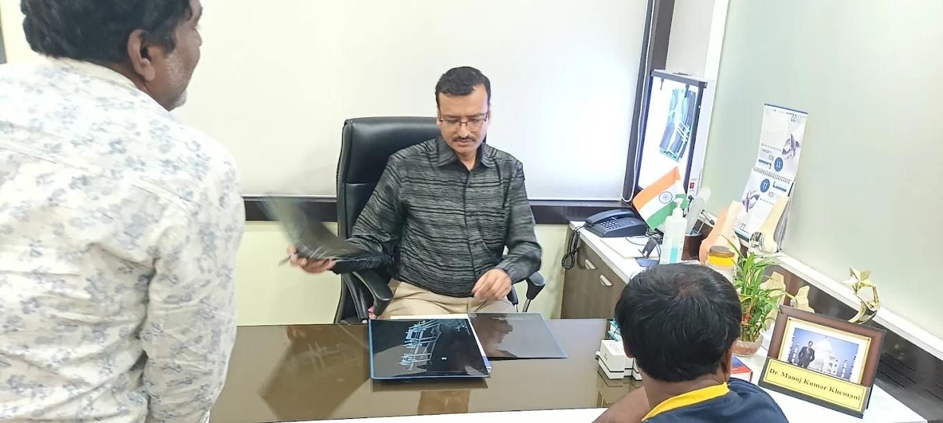 Dr. Manoj Kumar Khemani - Best Orthopedic & Robotic Joint Replacement Surgeon in Kolkata - Image 1